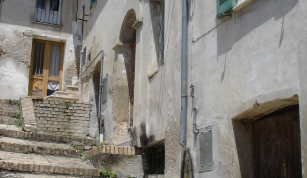 Locale in centro storico Santa Croce a Penne a Pescara in Affitto